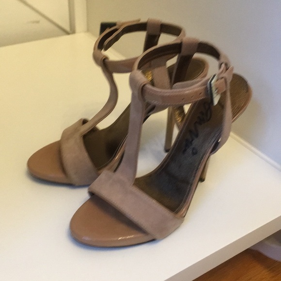 Lanvin Beige T-Bar Sandals - Picture 2 of 10